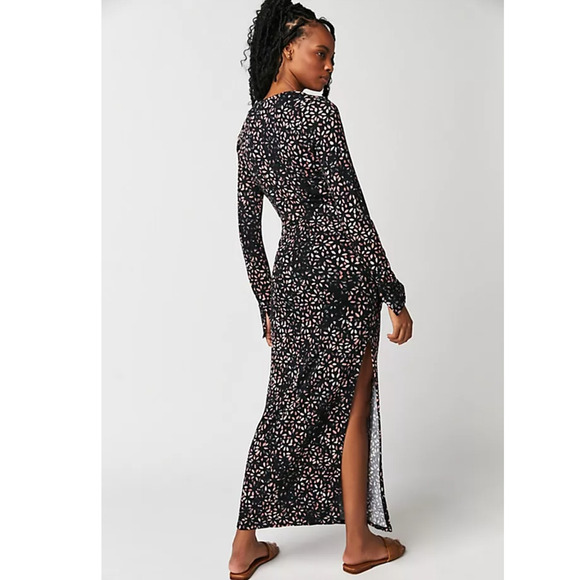 New Free People Shayla Wrap Midi Dress $128  LARGE  Black and Pink Combo V-neck - Picture 3 of 7